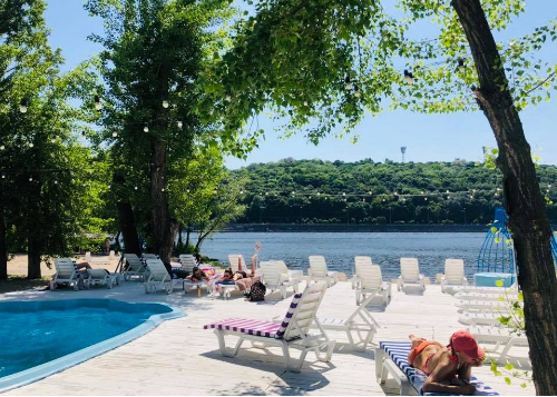 SANDALI Truhanov Resort